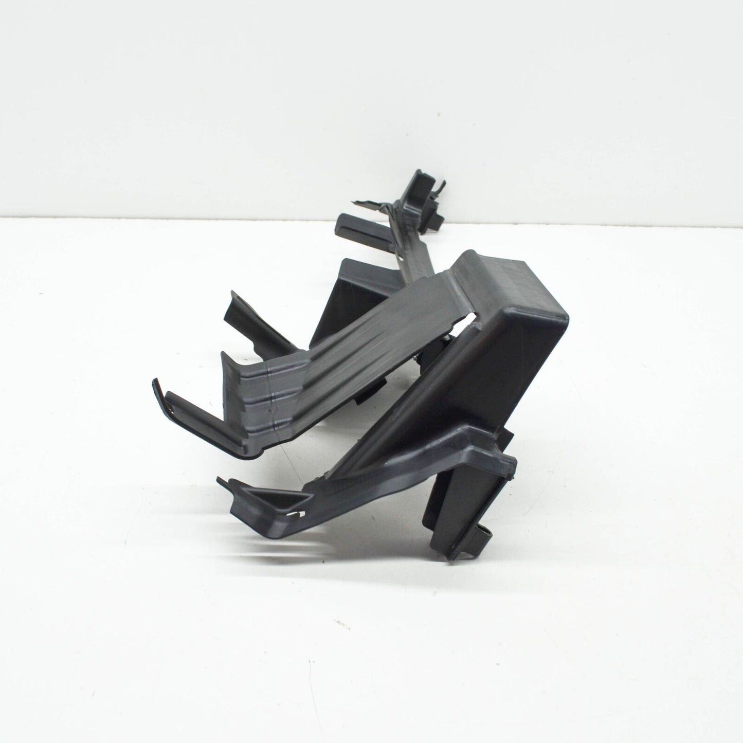 NEW VOLKSWAGEN GOLF MK7 5G RIGHT RADIATOR AIR DEFLECTOR 5G0121284AA ORIGINAL