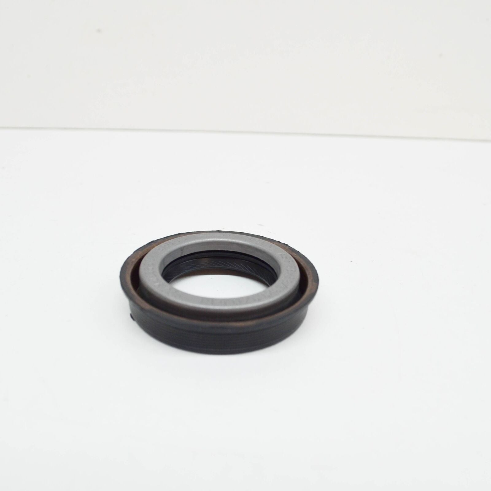 new mini cooper r50 right transmission output shaft seal 23117518638 original