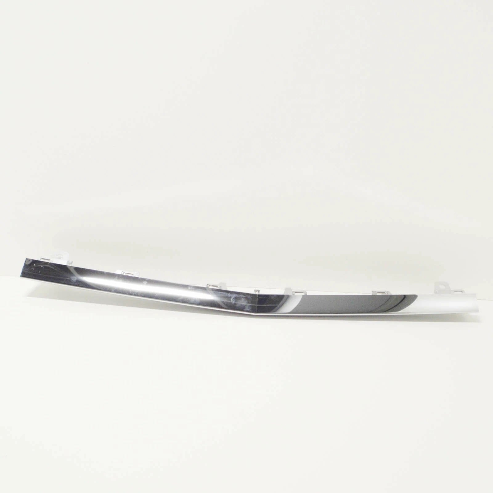 NEW MB C-CLASS W205 FRONT BUMPER CENTER CHROME TRIM A2058851574 2016