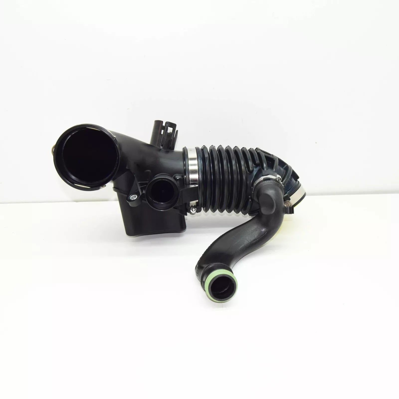 NEW BMW X4 G02 FILTERED AIR PIPE 13718571705 ORIGINAL