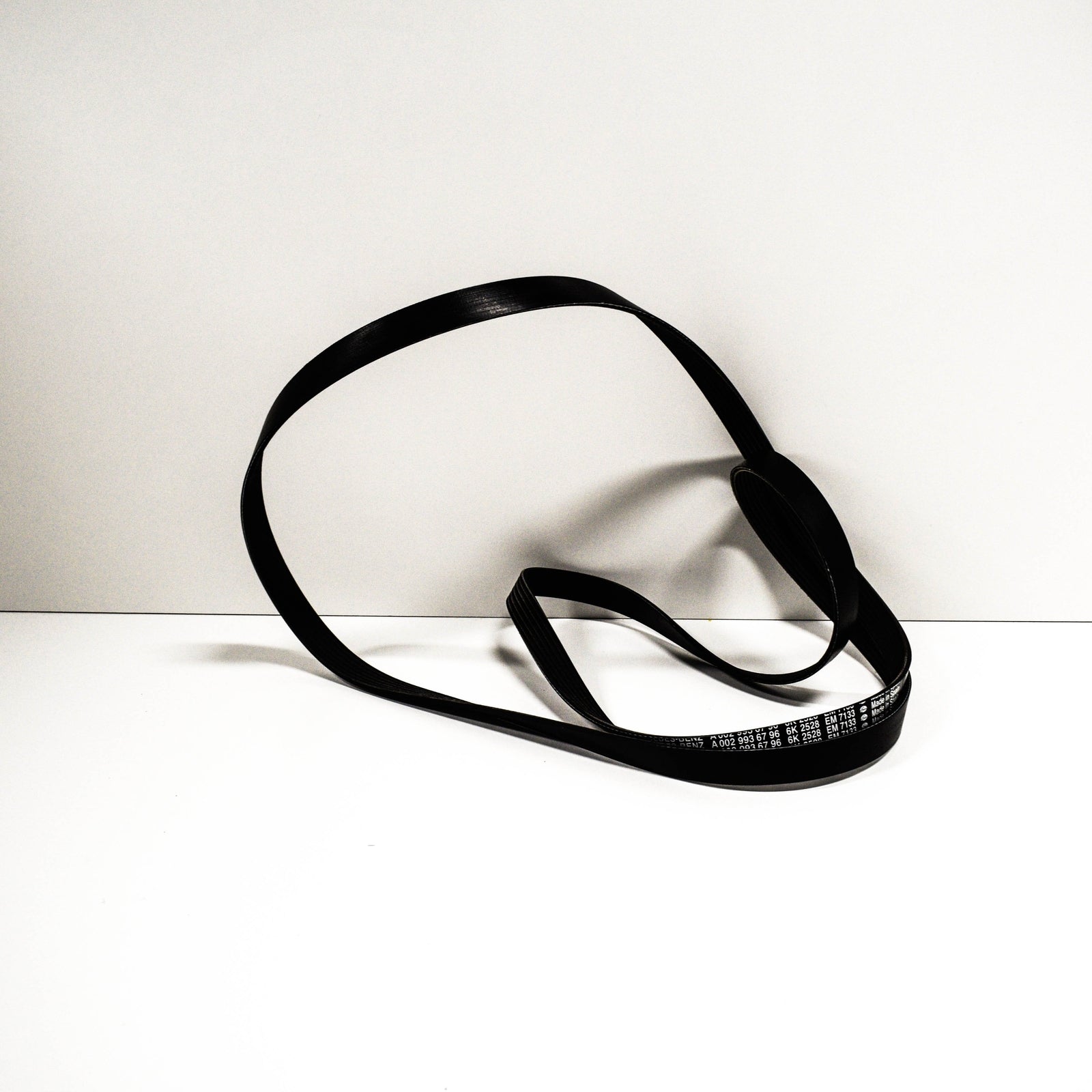 NEW MERCEDES BENZ GL X166 V RIBBED BELT A0029936796 ORIGINAL