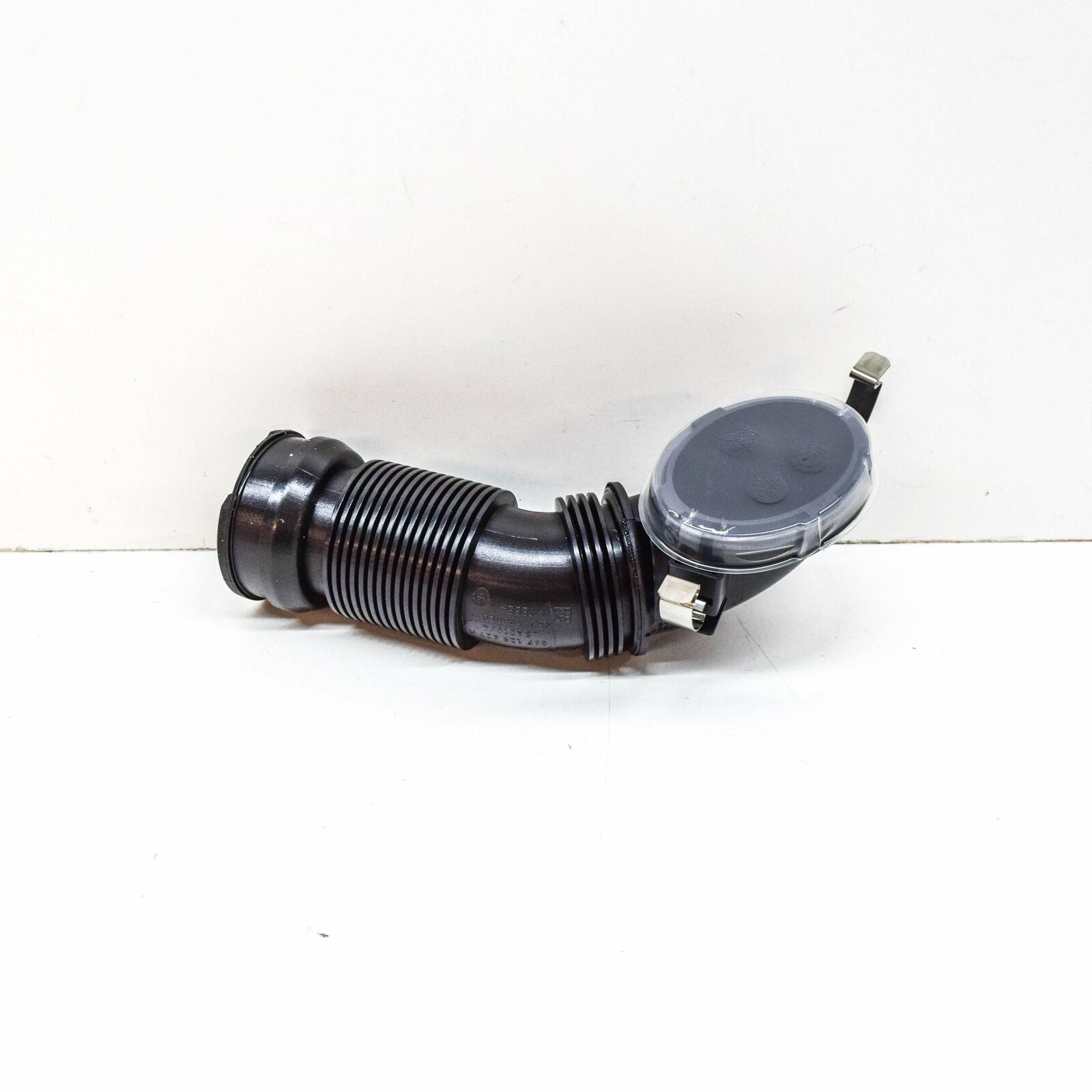NEW AUDI A3 8P ENGINE AIR INTAKE HOSE 06F129627H ORIGINAL