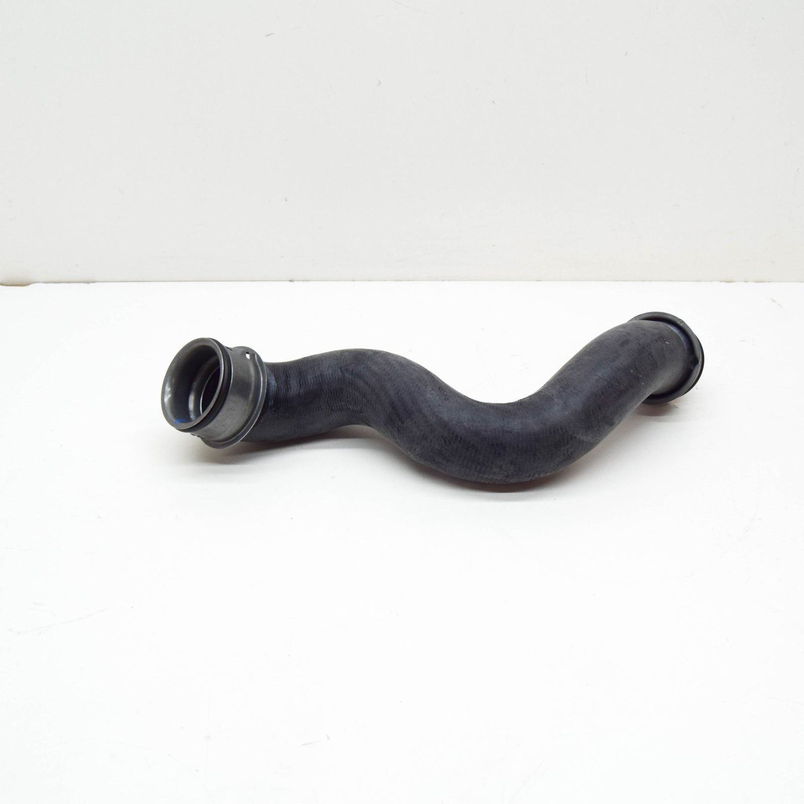 NEW MERCEDES-BENZ C-CLASS W204 RIGHT WATER COOLANT HOSE A2045011682 ORIGINAL