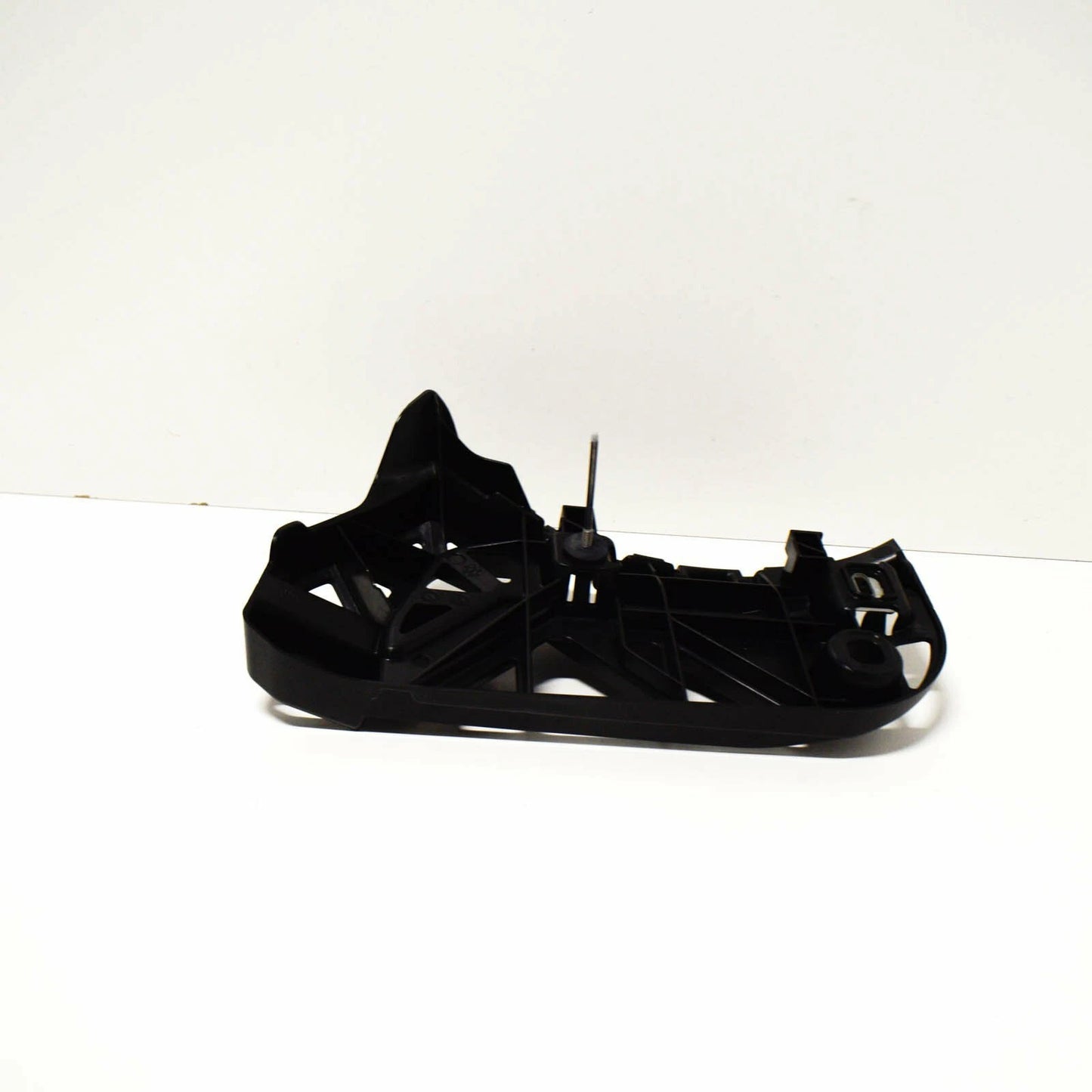 NEW MERCEDES-BENZ CLS C257 REAR LEFT BUMPER BASIC MOUNT A2578805400