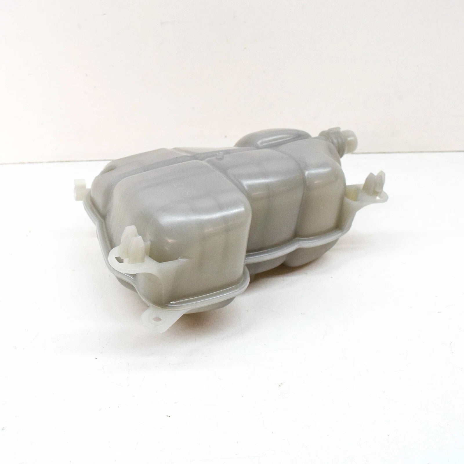 NEW MB A W177 ENGINE COOLANT EXPANSION RESERVOIR TANK A2475000049 ORIGINAL