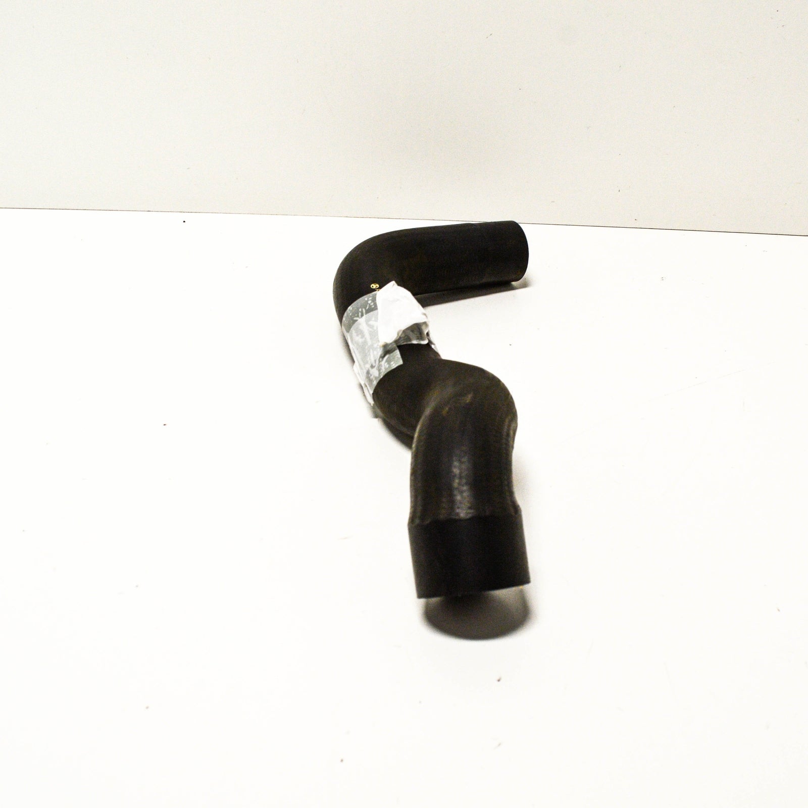 NEW MB M-CLASS W163 RADIATOR COOLANT LOWER PIPE HOSE A1635011282 ORIGINAL