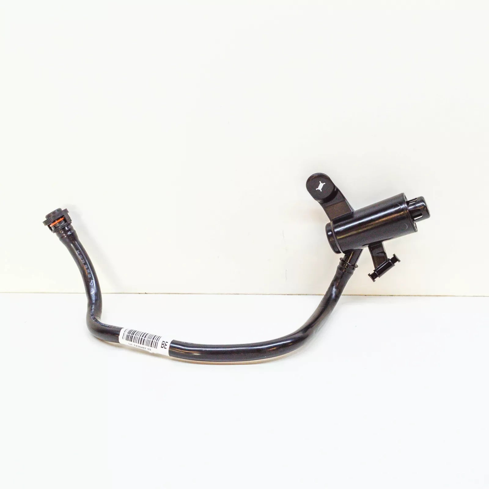 NEW BMW 3 GT F34 VENT PIPE WITH DUST FILTER 16137438487 7438487 ORIGINAL