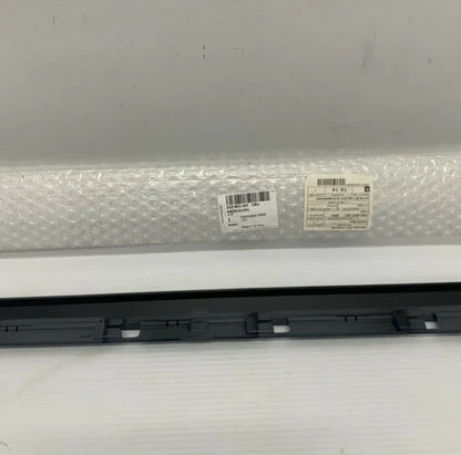 NEW VW PASSAT B8 3G FRONT LEFT LOWER DOOR MOLDING TRIM 3G0853267GRU ORIGINAL