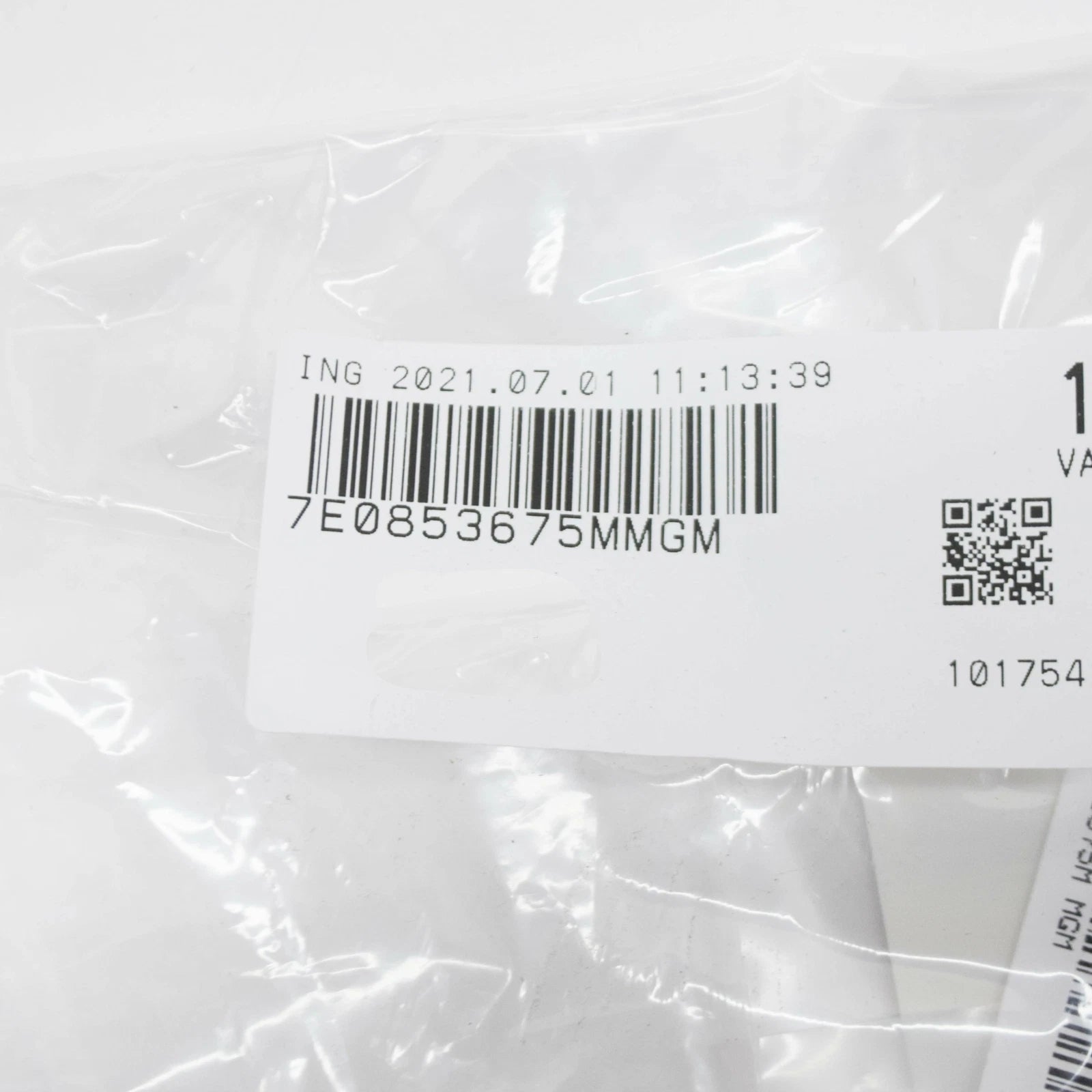 NEW VW AMAROK REAR '4 MOTION' EMBLEM BADGE 7E0853675MMGM