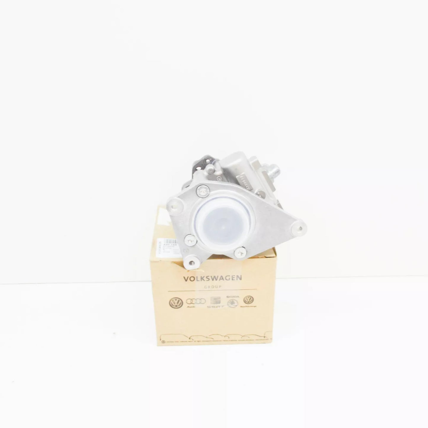 NEW AUDI R8 SPYDER 42 POWER STEERING PUMP 420145157A ORIGINAL