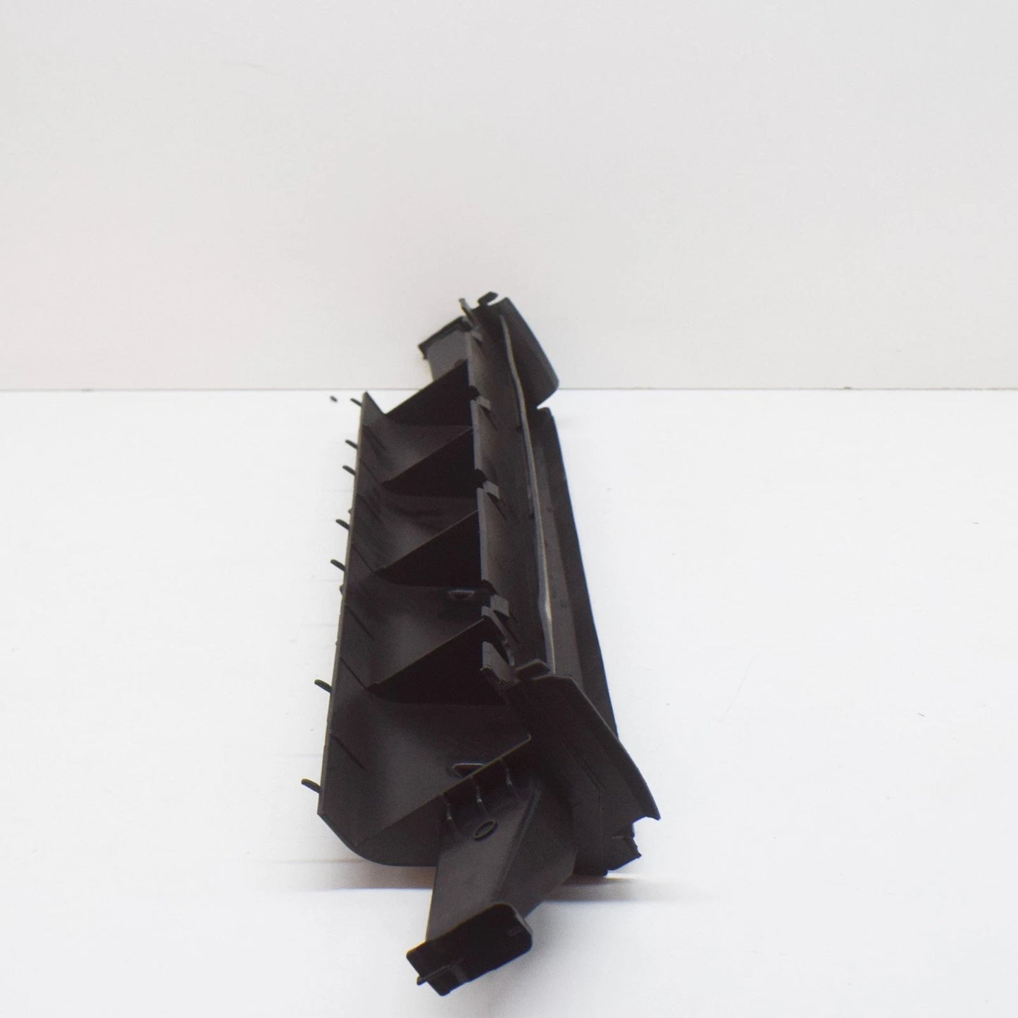 NEW MERCEDES-BENZ S-CLASS W222 RADIATOR AIR DUCT A2225053130 ORIGINAL