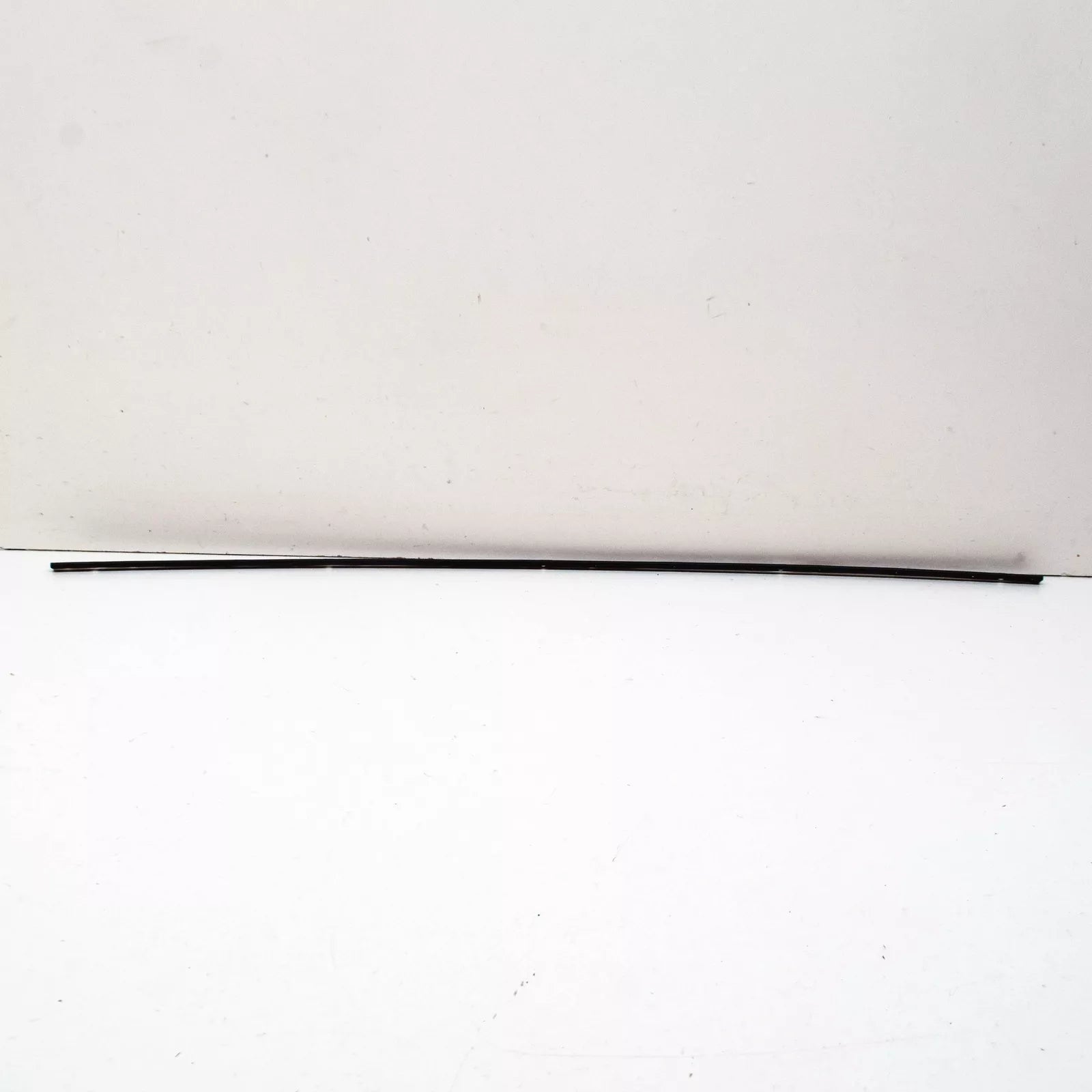 NEW VW GOLF MK7 5G FRONT WINDSHIELD RIGHT MOLDING BRACKET 5G0854542 ORIGINAL