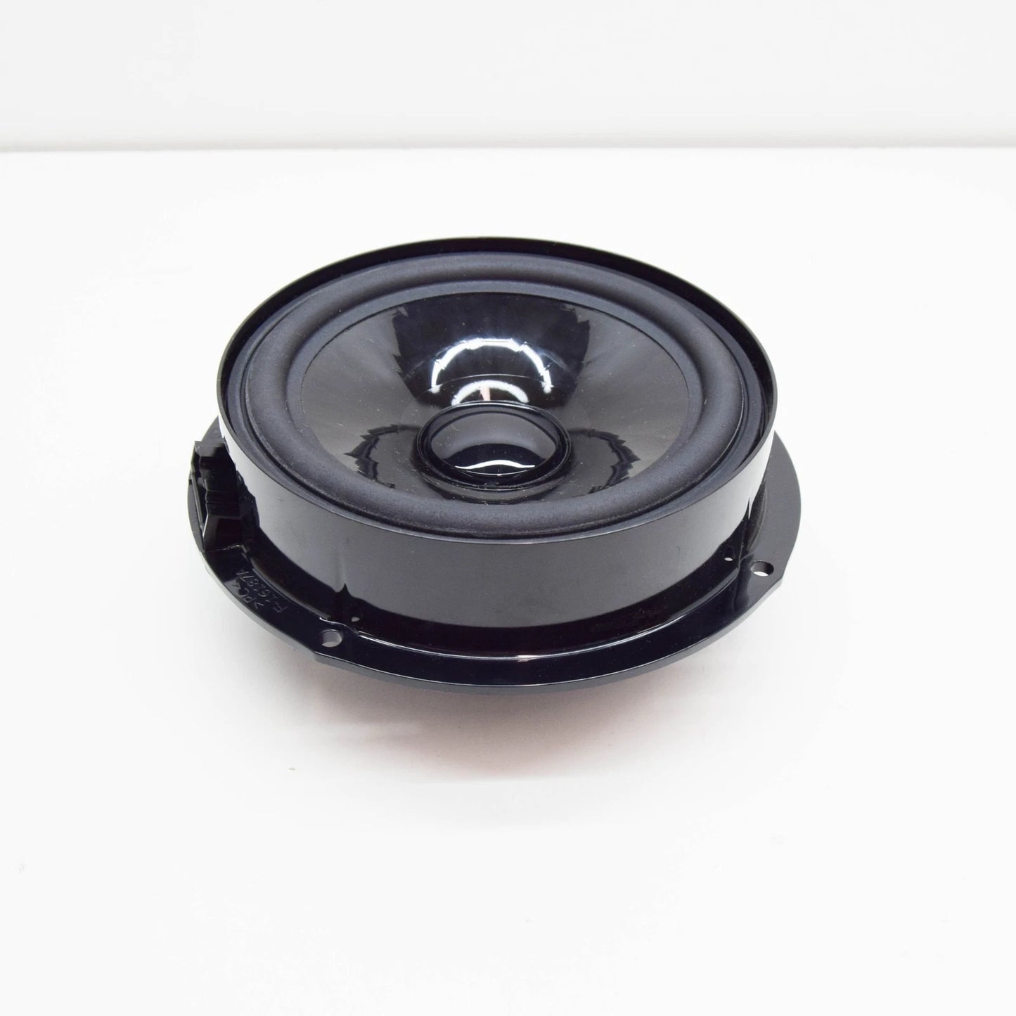 NEW VOLKSWAGEN JETTA A6 FRONT DOOR BASS LOUDSPEAKER 5C6035453A ORIGINAL