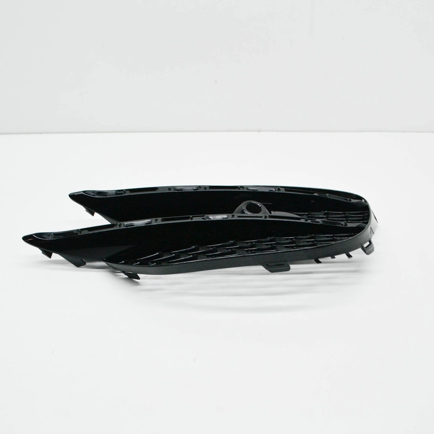 NEW MERCEDES-BENZ S W222 FRONT BUMPER RIGHT GRILLE A2228857300