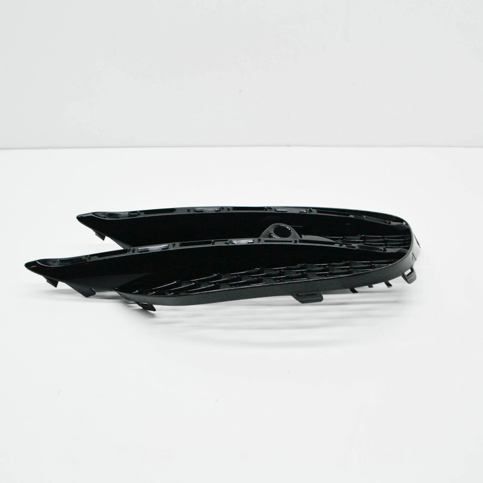 NEW MERCEDES-BENZ S W222 FRONT BUMPER RIGHT GRILLE A2228857300