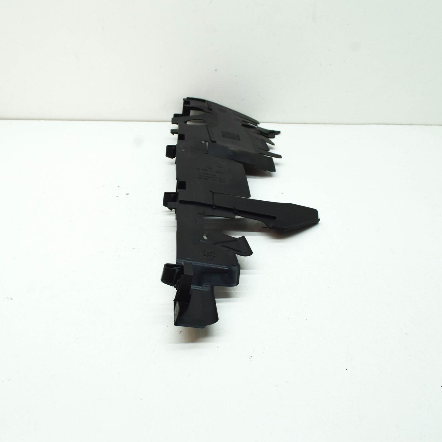 NEW VOLKSWAGEN JETTA MK6 A6 RIGHT RADIATOR AIR GUIDE 5C6121284G ORIGINAL