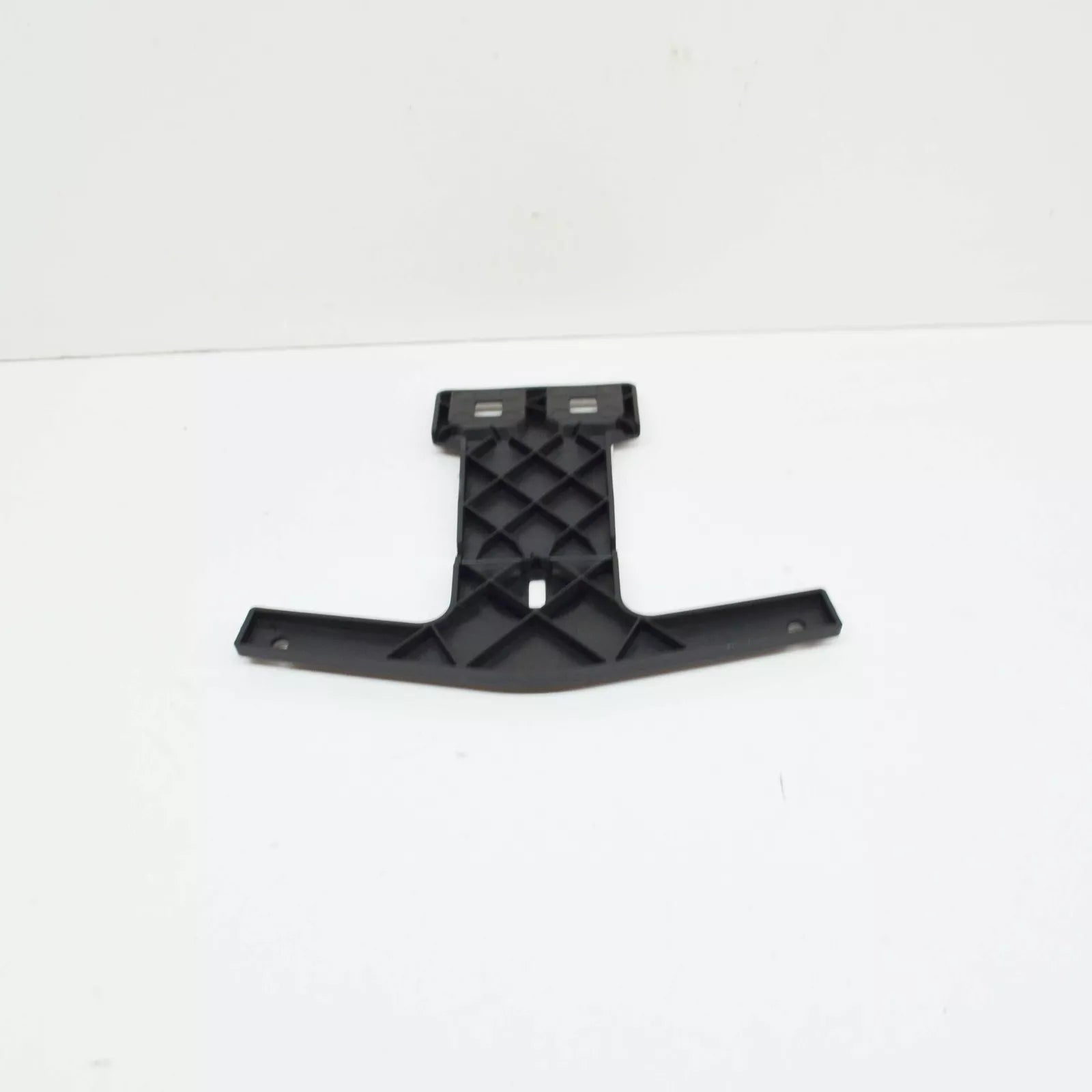 NEW MB C W204 AMG FRONT RADIATOR GRILLE SUPPORT PLATE A2048850336