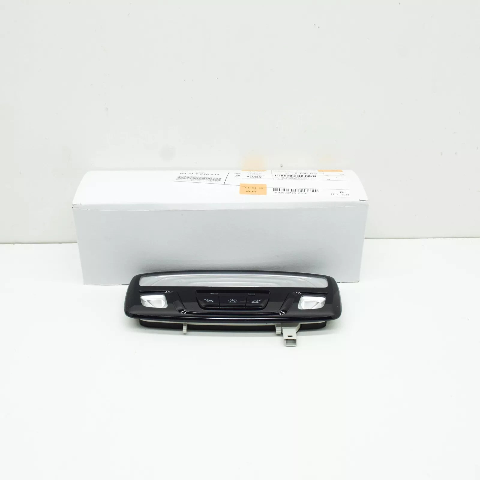 NEW BMW X3 B7 G01 INTERIOR READING LIGHT LED REAR CENTRE 63316848614 6848614