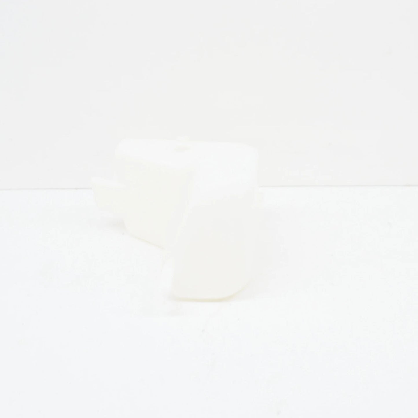 NEW BMW 7 E32 WINDSHIELD WASHER FLUID RESERVOIR 61678350931 8350931 ORIGINAL