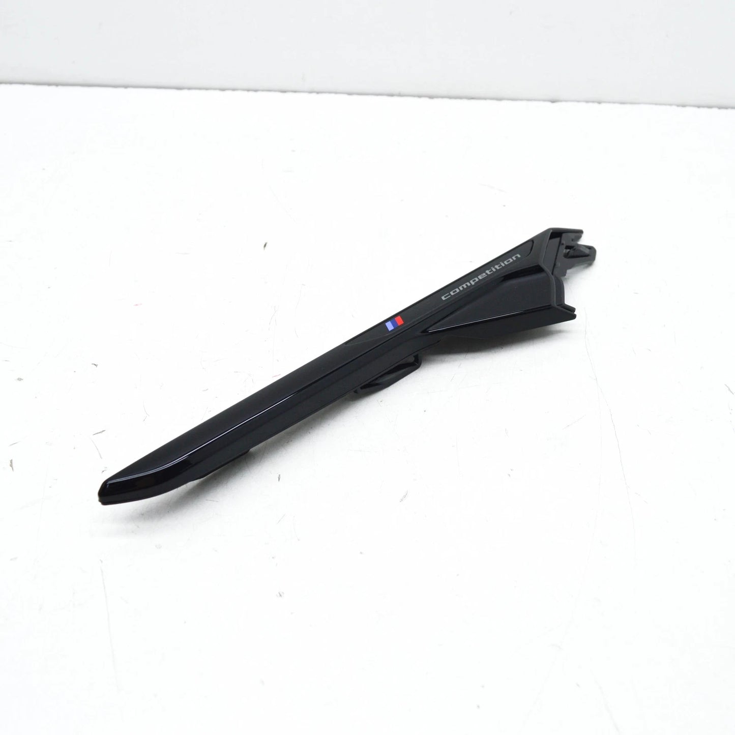 NEW BMW M5 F90 FRONT RIGHT AIR DUCT SIDEWALL TRIM 51138082384 ORIGINAL