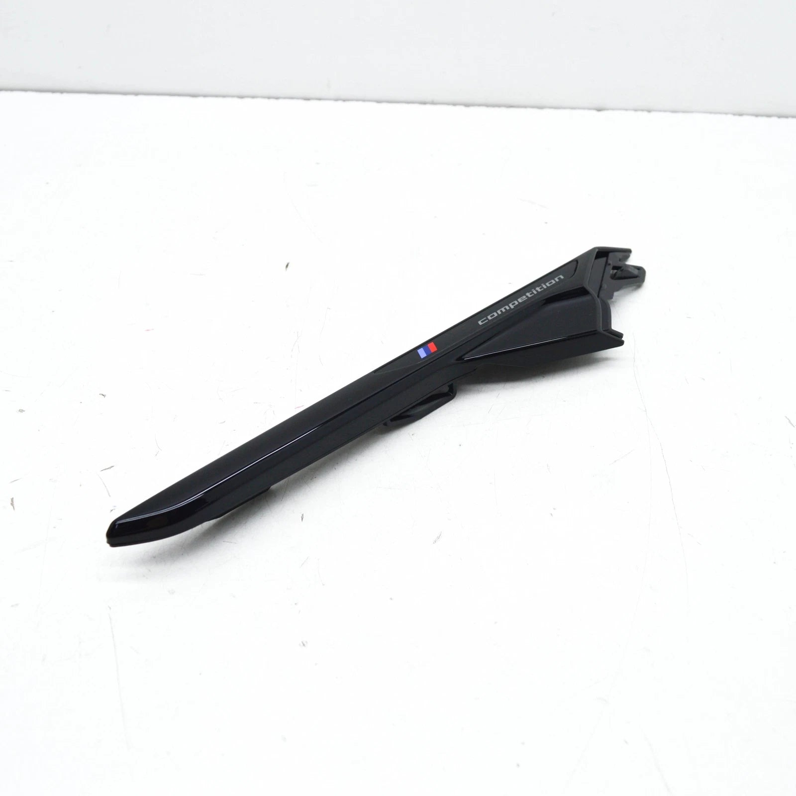 NEW BMW M5 F90 FRONT RIGHT AIR DUCT SIDEWALL TRIM 51138082384 ORIGINAL