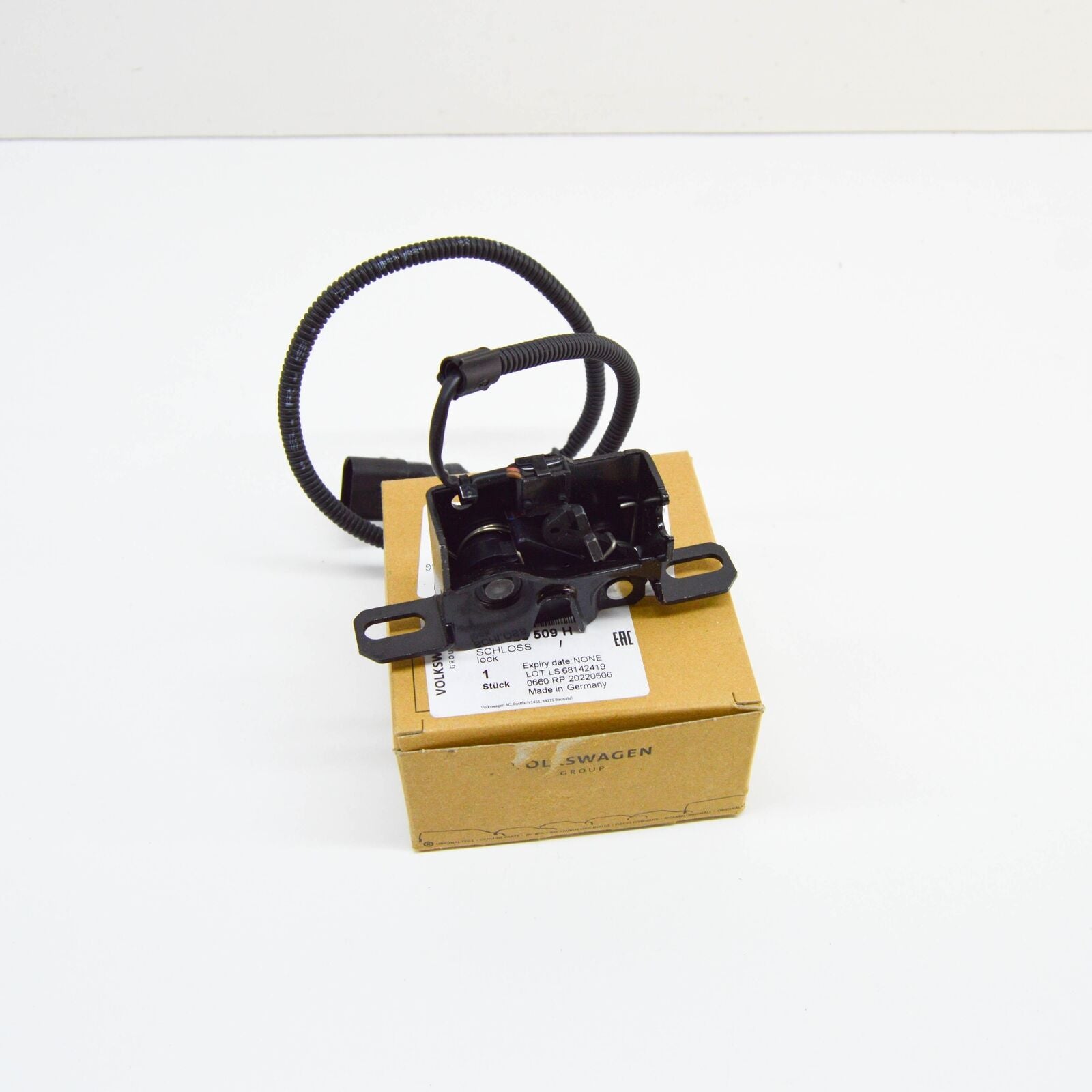 NEW AUDI R8 4S REAR LID LOCK WITH MICRO-SWITCH 4E0823509H ORIGINAL