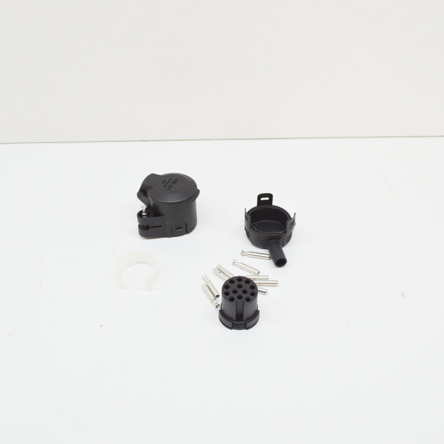 NEW VW TOUAREG 7P MK2 TRAILER TOWING SOCKET HOUSING 7P6945505 ORIGINAL