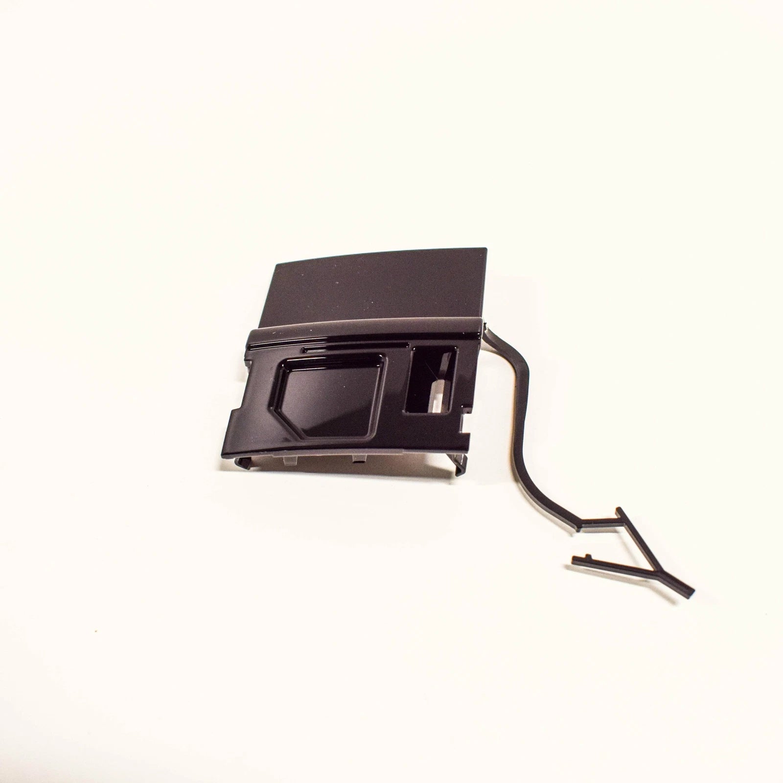 NEW VW TOUAREG 7P FRONT RIGHT TOW HOOK EYE CAP COVER 7P6807186B041 ORIGINAL