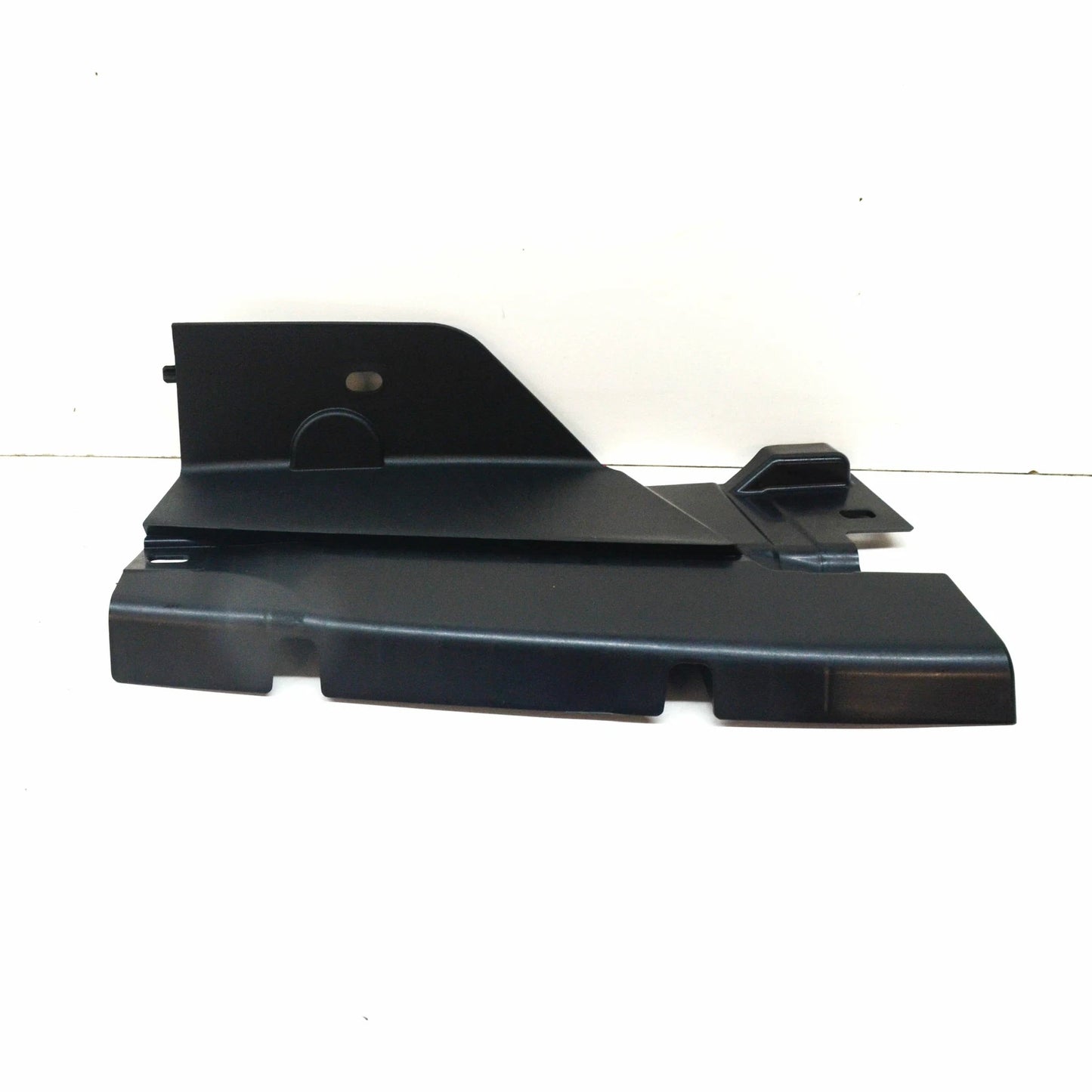 NEW BMW X7 G07 M REAR BUMPER LEFT SUPPORT COVER TRIM 51128091739 ORIGINAL