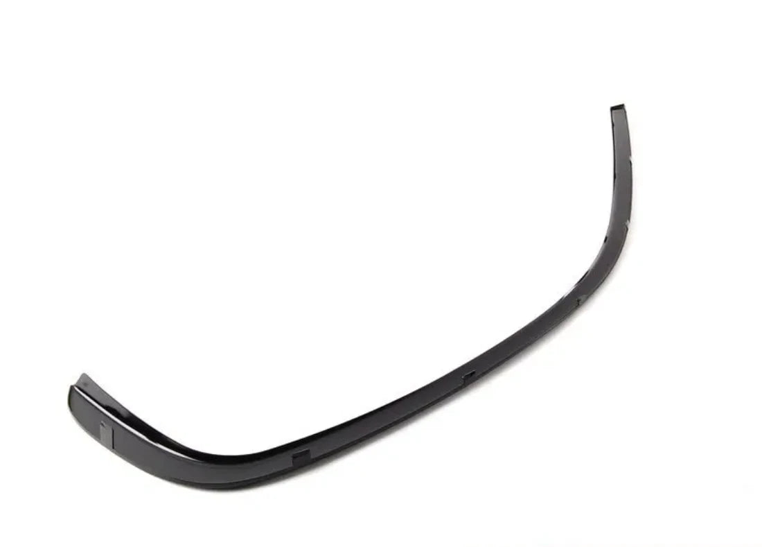 NEW BMW X5 E53 REAR RIGHT DOOR WINDOW UPPER FINISHER 8257688 51368257688