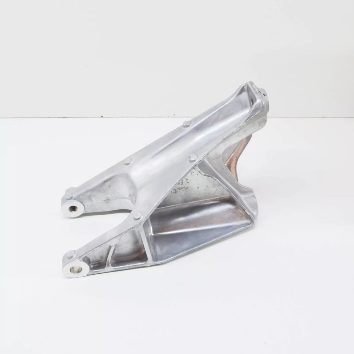 NEW VOLKSWAGEN TRANSPORTER T5 FRONT ENGINE SUPPORT BRACKET 7E0199343C ORIGINAL