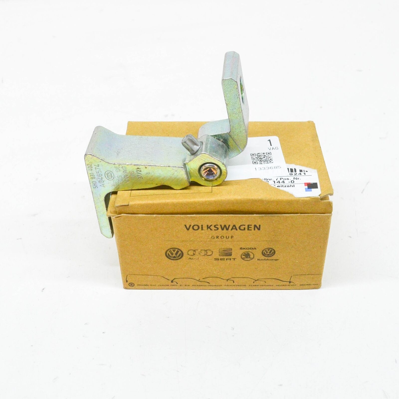 NEW VOLKSWAGEN GOLF MK8 CD FRONT RIGHT DOOR HINGE LOWER 5H0831402 ORIGINAL