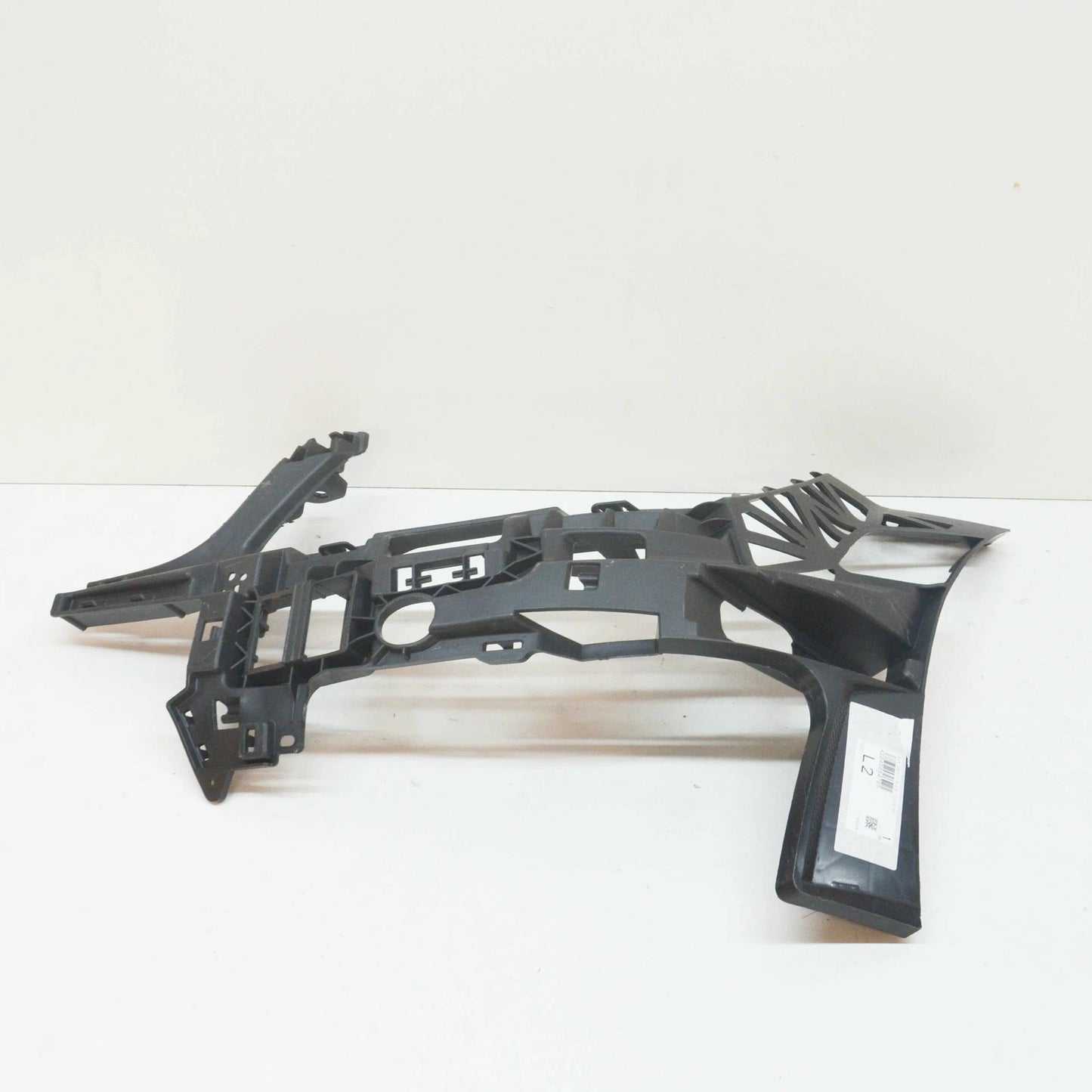 NEW MERCEDES BENZ C W204 FRONT LEFT AMG BUMPER BRACKET A2048854765 ORIGINAL