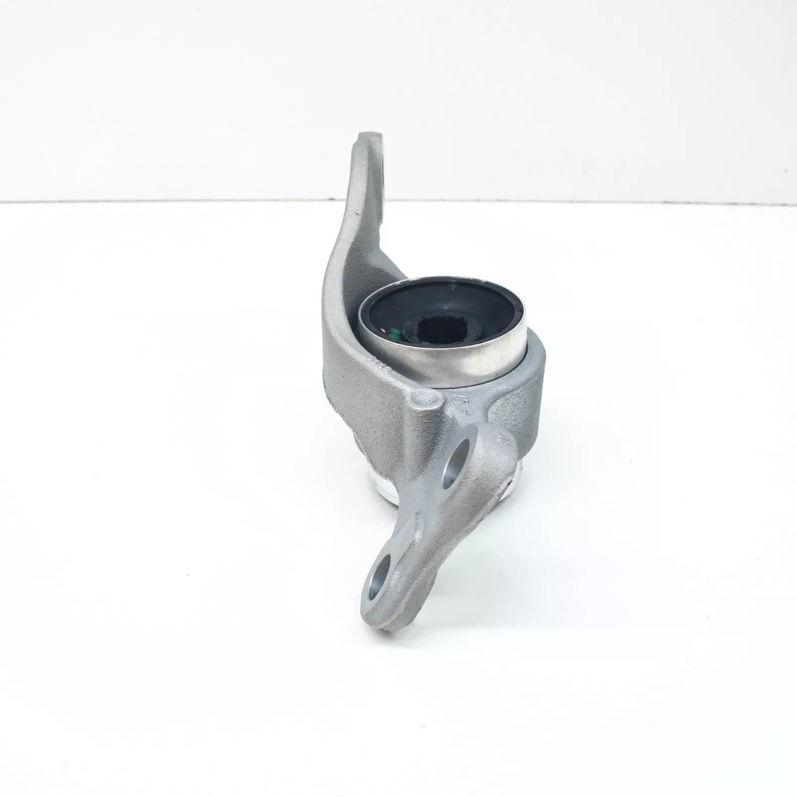 NEW BMW 1 F40 FRONT LEFT SUSPENSION CONTROL ARM BRACKET 31128831645 ORIGINAL