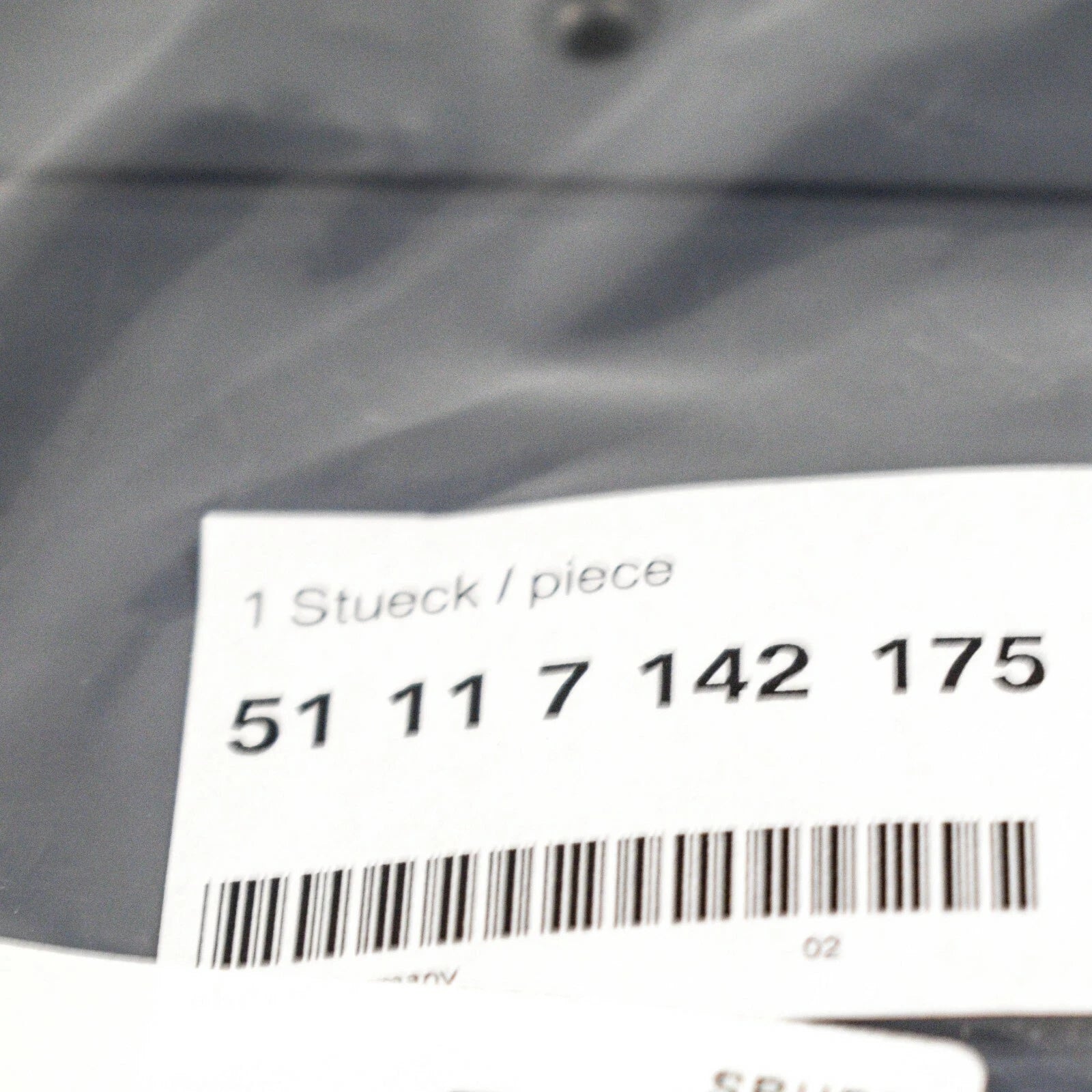 NEW BMW 7 E65 FRONT BUMPER NUMBER LICENSE PLATE 51117142175 ORIGINAL