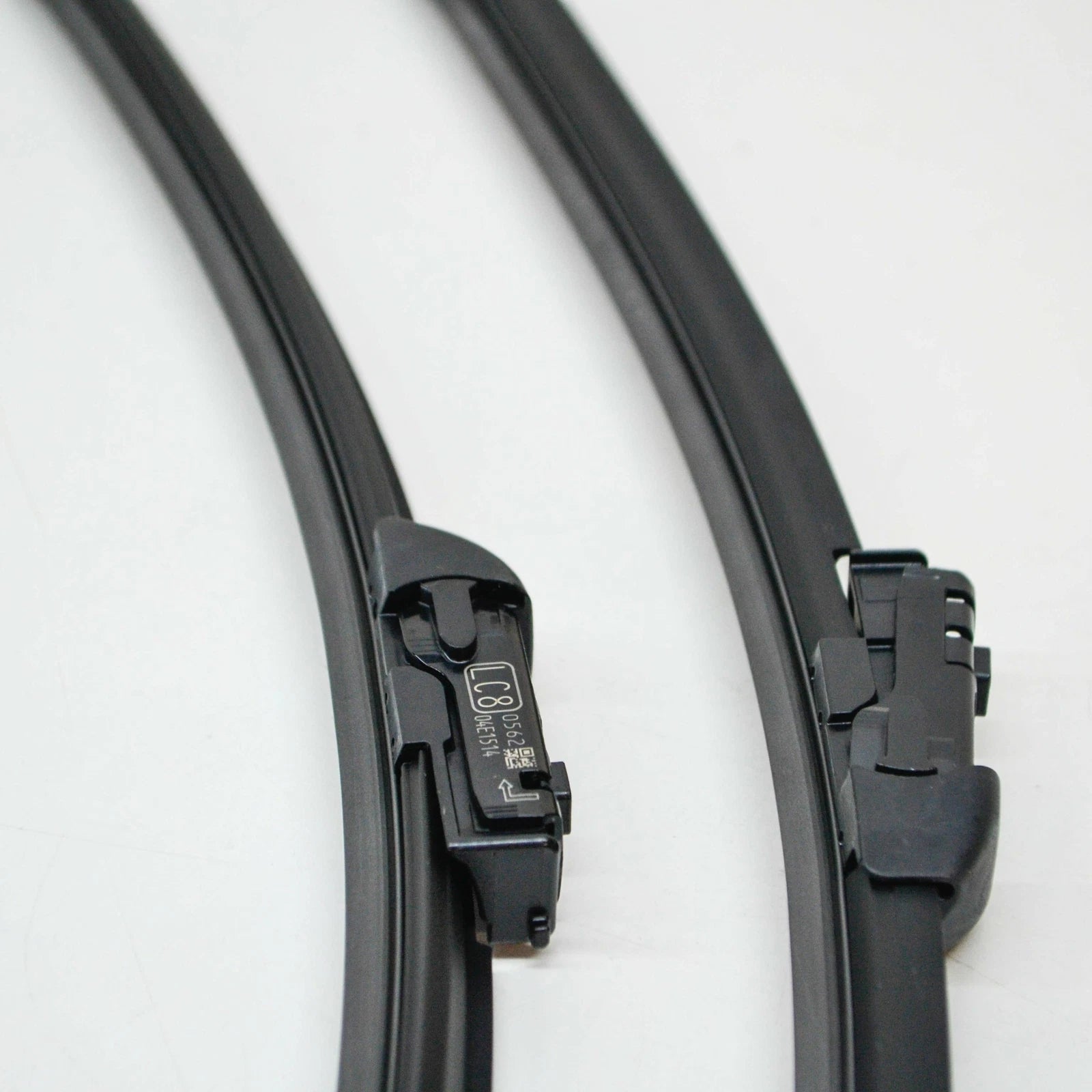 NEW BMW X3 G01, F97 FRONT WIPER ARMS 61617469820 7469820 ORIGINAL