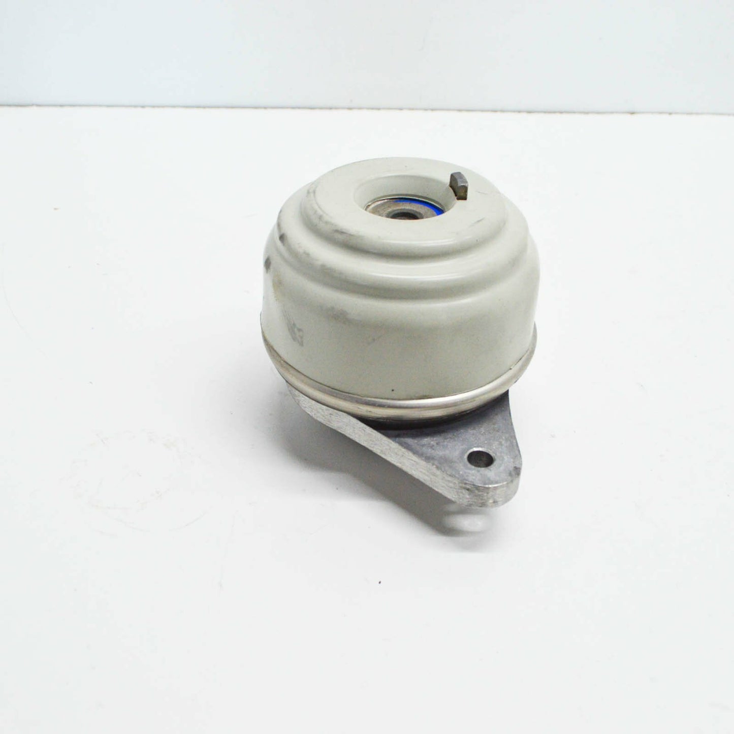 new mercedes-benz c-class w204 front engine mount a204240151764 original