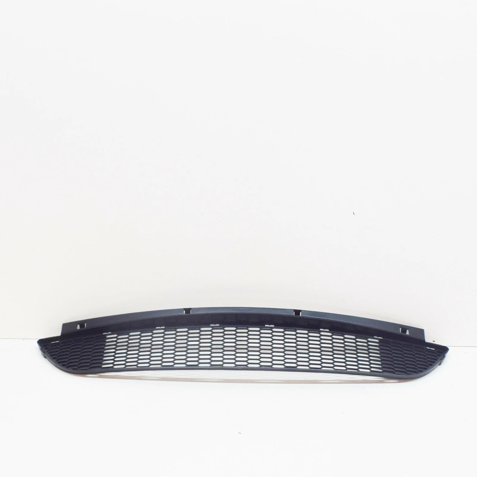NEW BMW Z4 COUPE E86 FRONT BUMPER CENTER GRILL 51117895842 7895842 ORIGINAL