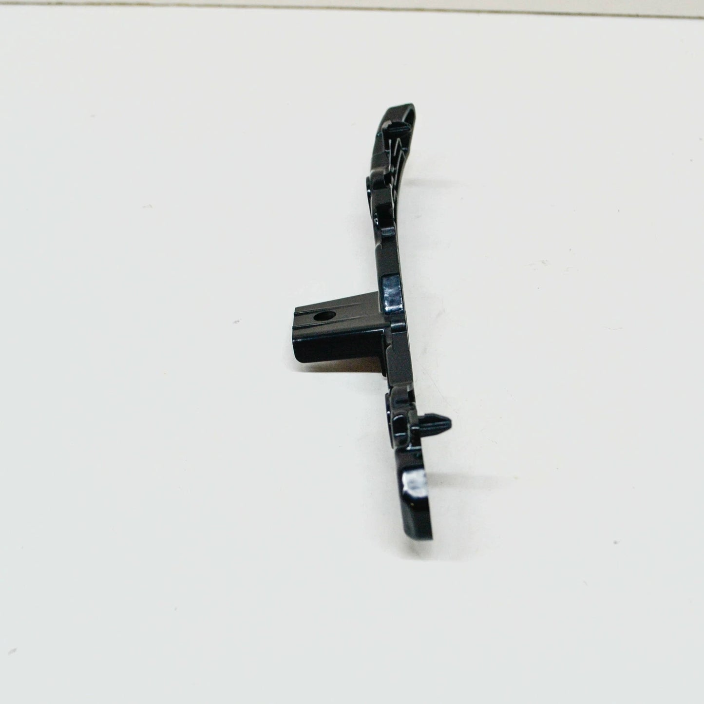 NEW BMW 7 G11 M FRONT RIGHT BUMPER BRACKET 51117357200 ORIGINAL