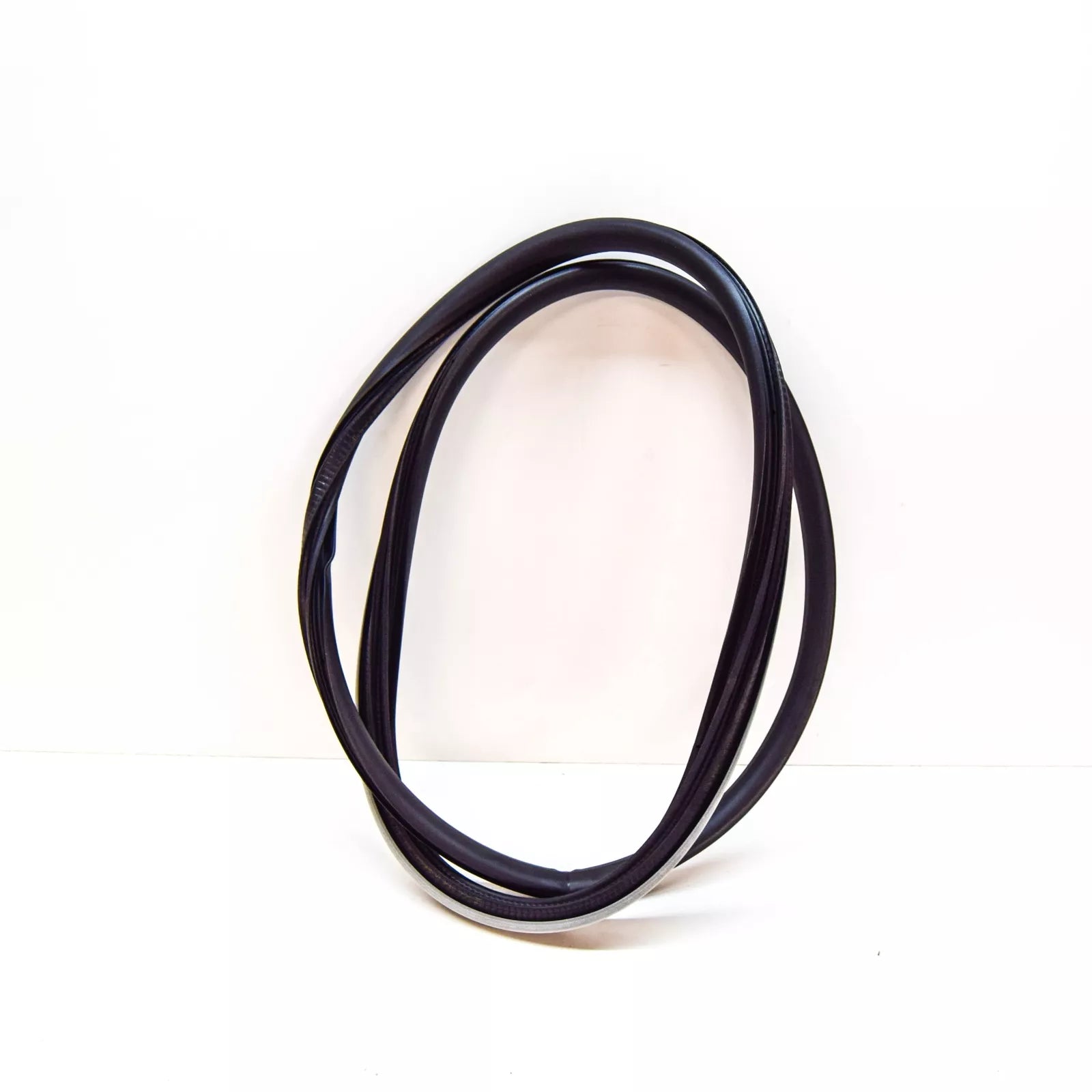 NEW AUDI A3 8P FRONT DOOR SEAL RUBBER 8P4831721C6V9 ORIGINAL