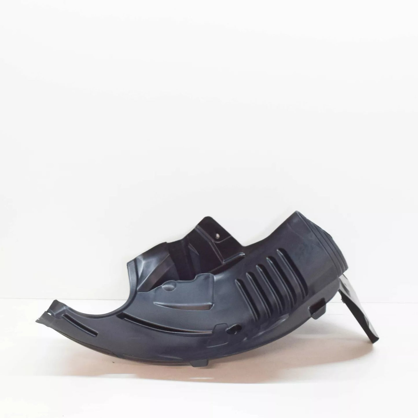 NEW MB CLS C218 FRONT LEFT FENDER WHEEL HOUSE COVERING A2186902530 ORIGINAL