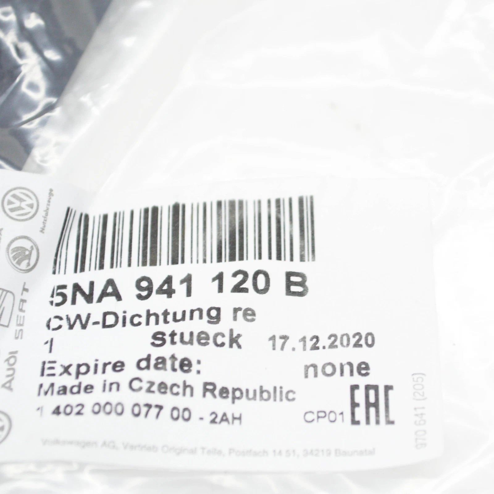 NEW VOLKSWAGEN TIGUAN AD FRONT RIGHT HEADLIGHT SIDE SEAL 5NA941120B ORIGINAL