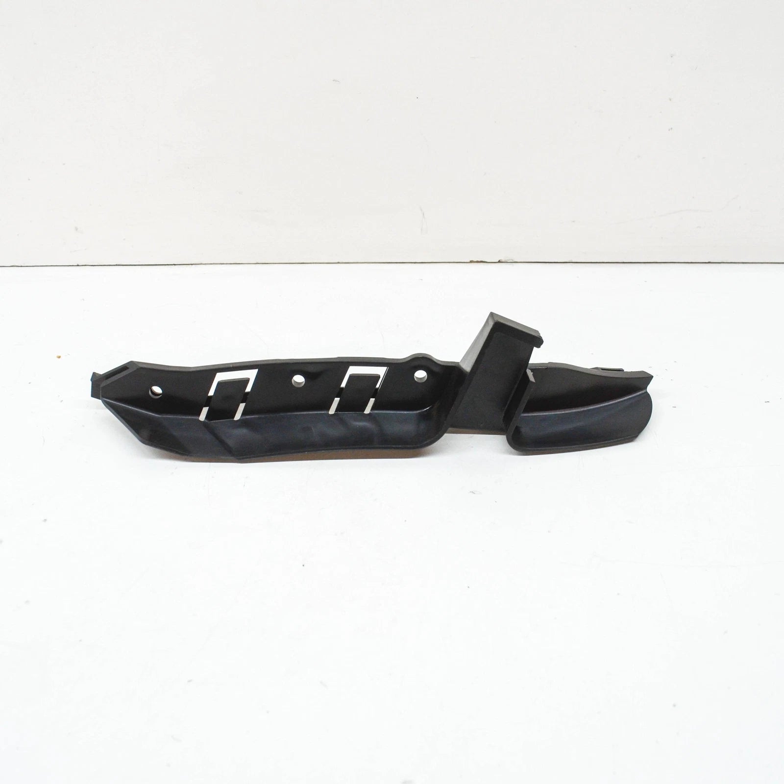 NEW BMW 5 E60 FRONT LEFT BUMPER BRACKET 51117895735 ORIGINAL