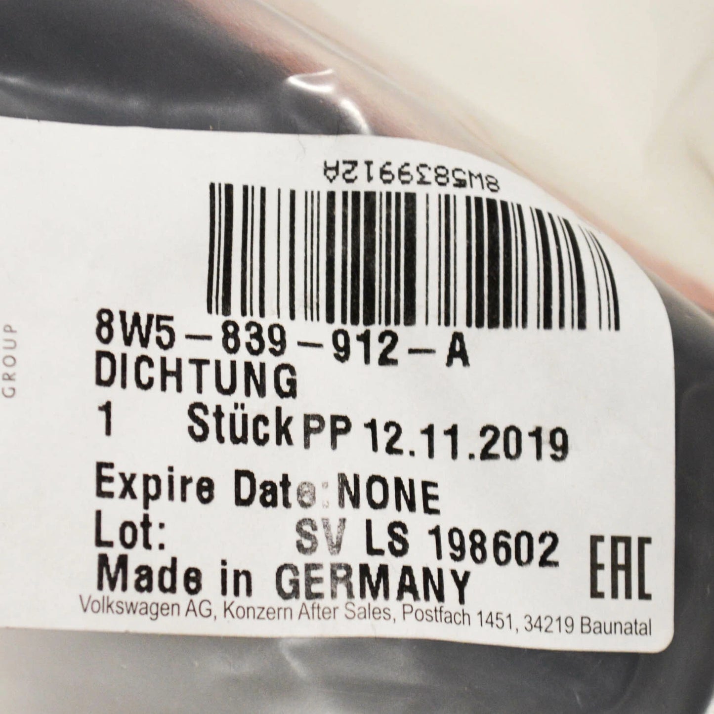 NEW AUDI A4 B9 REAR RIGHT DOOR SEAL 8W5839912A