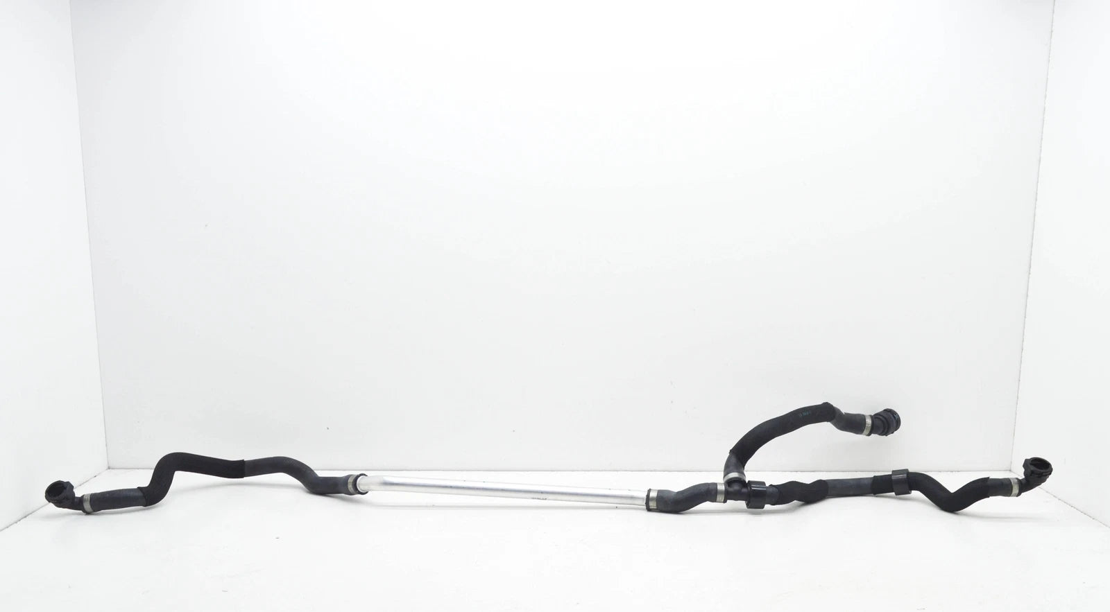 NEW BMW M5 F90 EXTERNAL RADIATOR COOLANT HOSE 17128747916 8747916 ORIGINAL