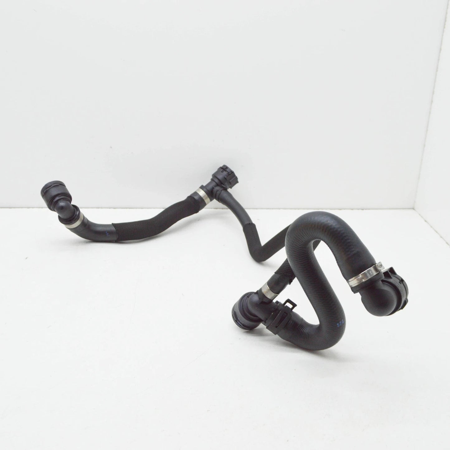 NEW MERCEDES-BENZ E W213 ENGINE COOLANT HOSE A2135010202