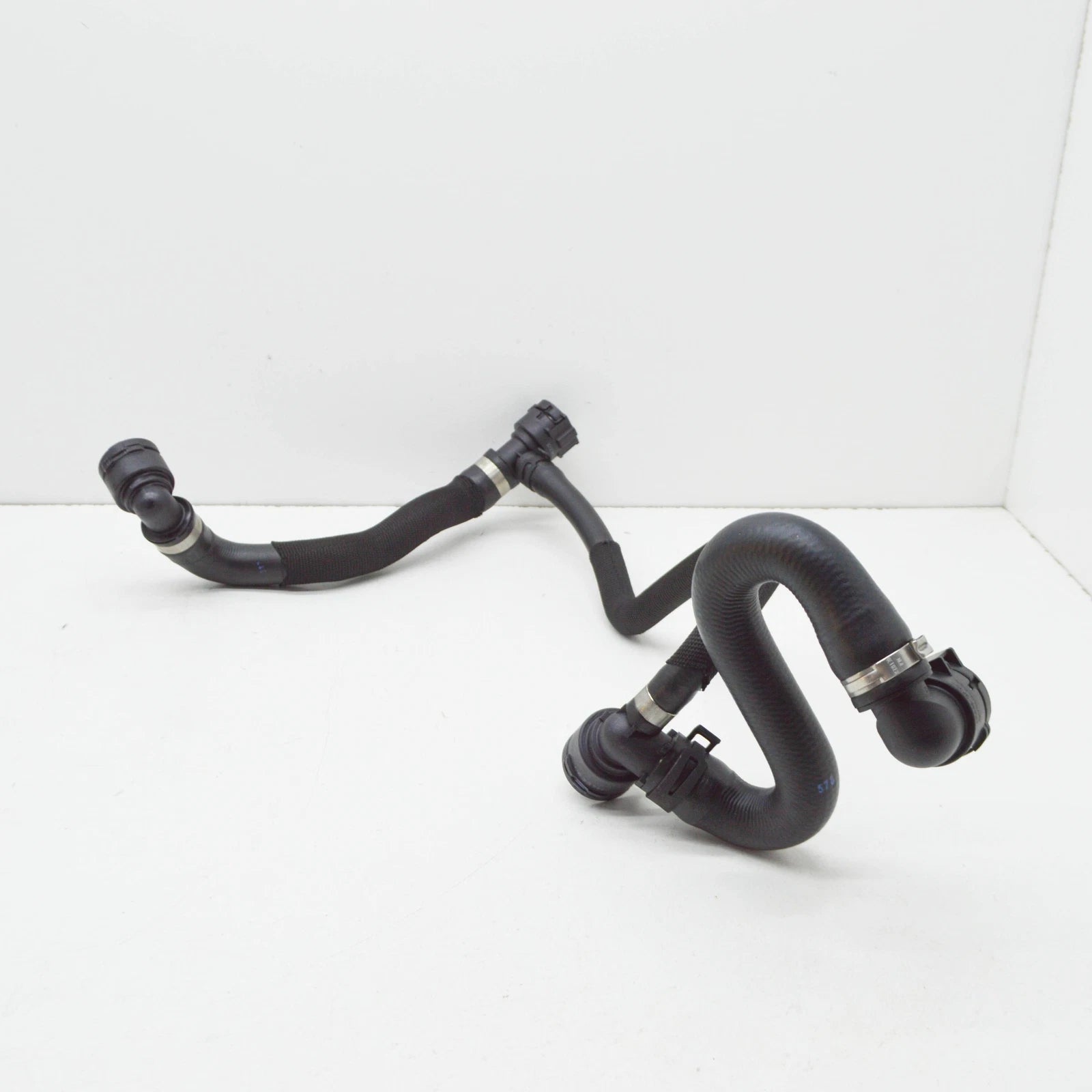 NEW MERCEDES-BENZ E W213 ENGINE COOLANT HOSE A2135010202