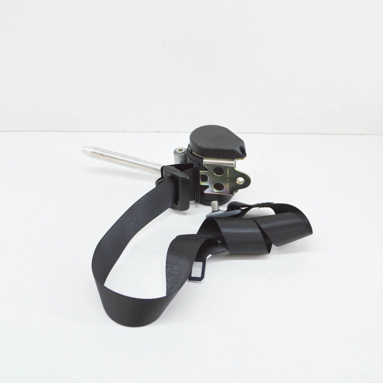 NEW MERCEDES-BENZ C W202 FRONT LEFT SEATBELT A2028609585 ORIGINAL