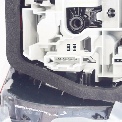 NEW VOLKSWAGEN JETTA MK6 REAR RIGHT TAILLIGHT 5C6945096N