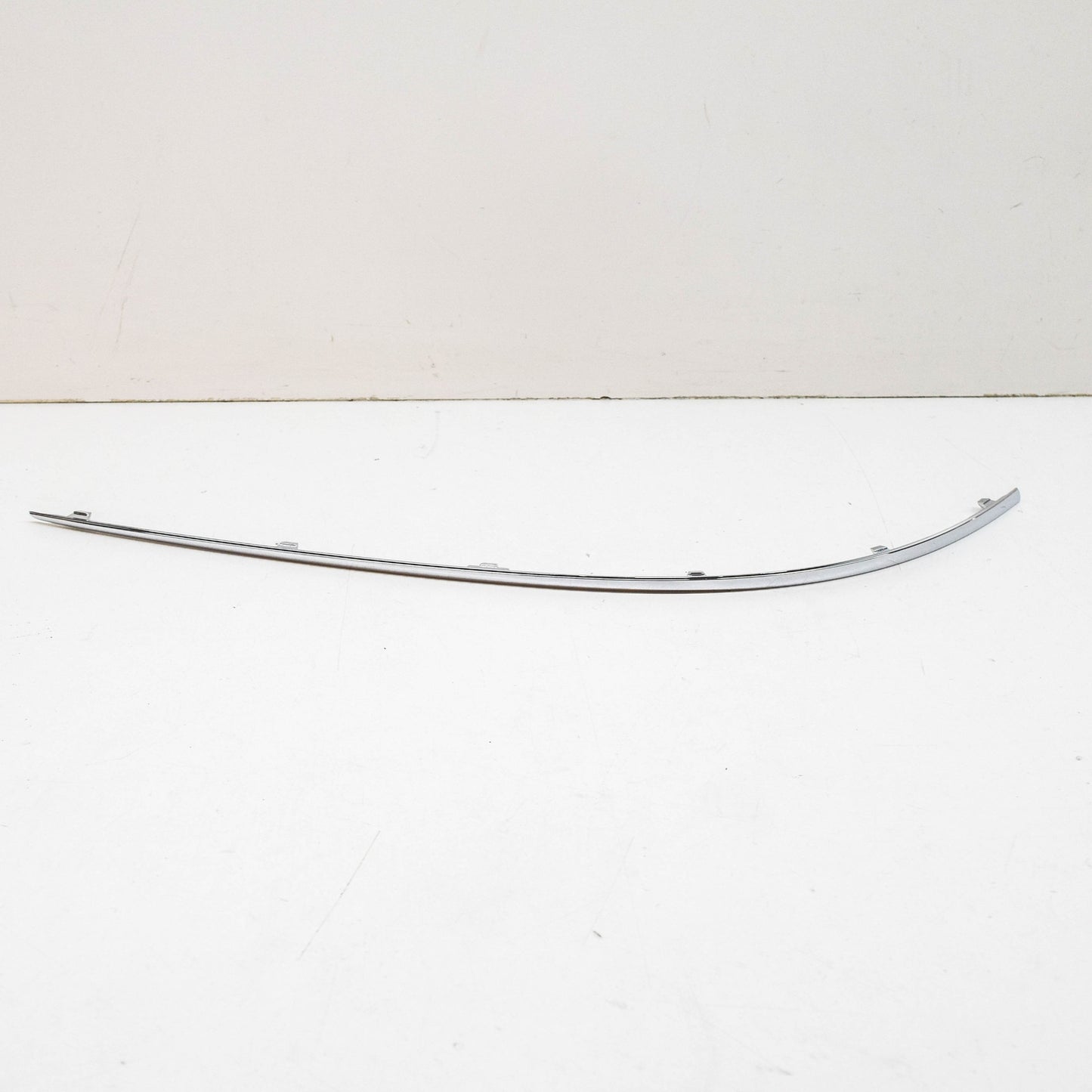 NEW MERCEDES-BENZ B W245 FRONT BUMPER LEFT TRIM STRIP A1698851374 ORIGINAL